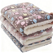 Load image into Gallery viewer, WARM PET BLANKET PAD CAT DOG BED SOFT FLEECE MAT WARM THERMAL RUG Pet Beds Bring A Touch of Warmth To Your Pet in The Winter