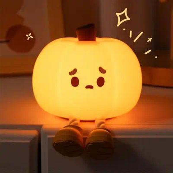 Cute Pumpkin Design Night Light, USB Rechargeable Pat Light, Universal Novelty Lighting for Home Bedroom Living Room Decor,Halloween decor