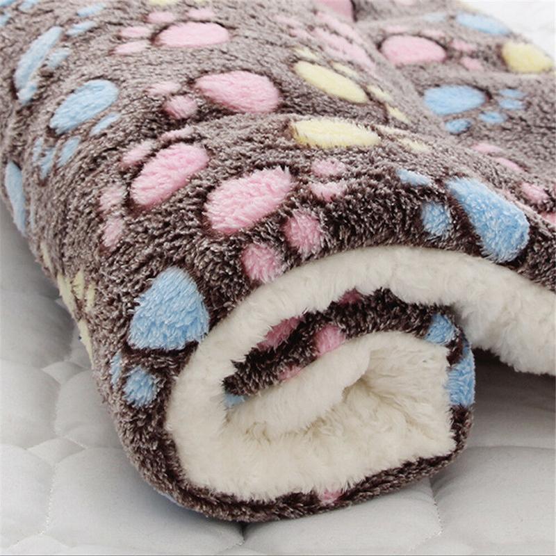 WARM PET BLANKET PAD CAT DOG BED SOFT FLEECE MAT WARM THERMAL RUG Pet Beds   Bring A Touch of Warmth To Your Pet in The Winter